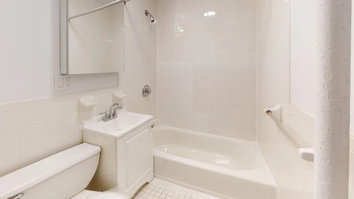 Rented by Bond New York | media 9