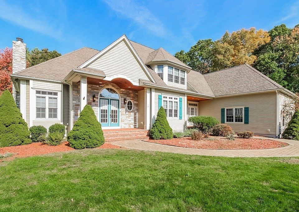 1st image of 19 Oak Leaf Ln