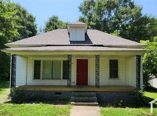 509 E Holly St, Dallas, NC