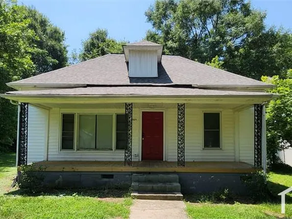 509 E Holly St, Dallas, NC 28034