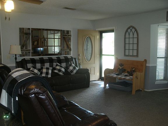 5th image of 220 Melrose Dr
