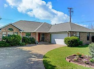 600 Coachlight Ct, College Station, TX 77845