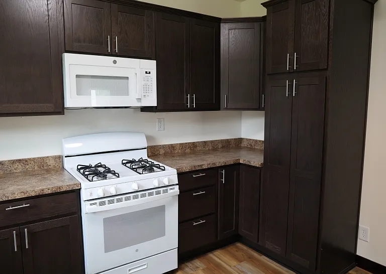 228 N Poplar St — Photo 3