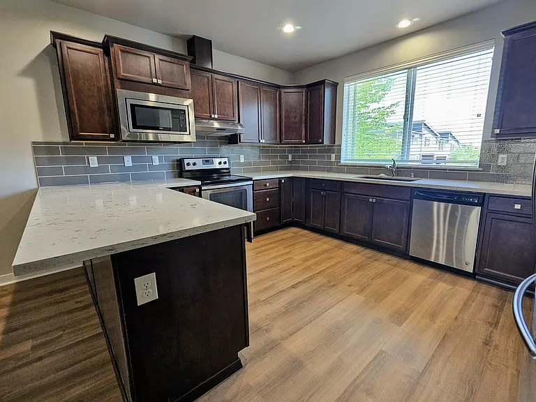 7810 19th Dr SE — Photo 2