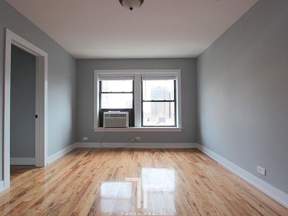 5th image of 550-54 W Arlington Pl #5