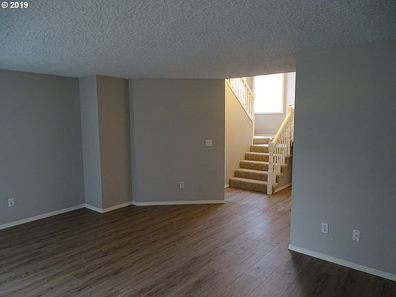 4th image of 2601 NE 101st Ave