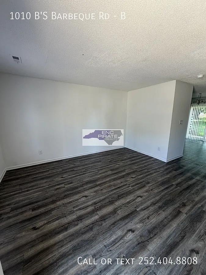 2 bed, 2.5 bath, $995 — Photo 2