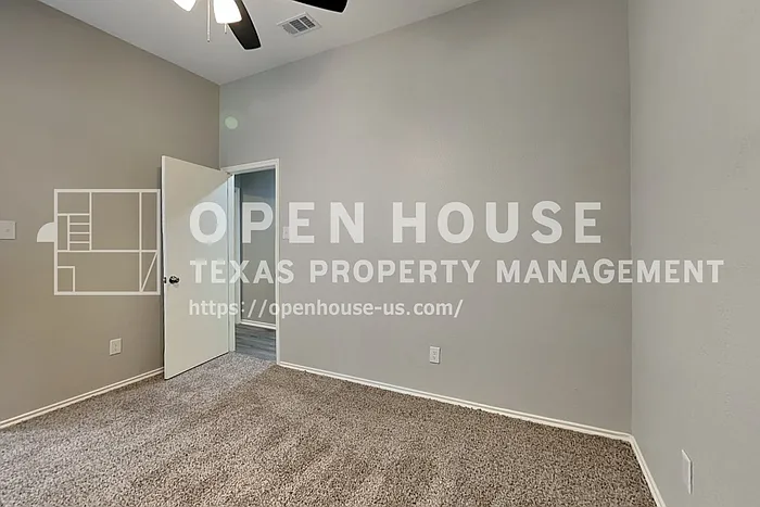 13225 Elmhurst Dr — Photo 12