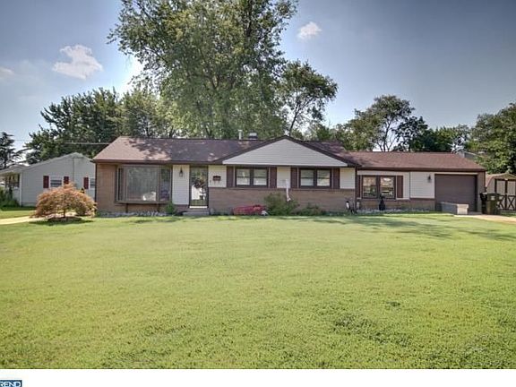 2nd image of 520 Buckingham Dr