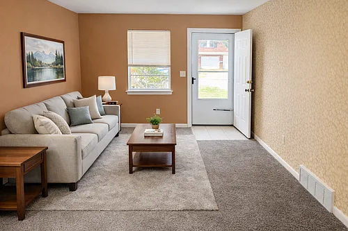 Cute Two Bedroom Home Photo 1