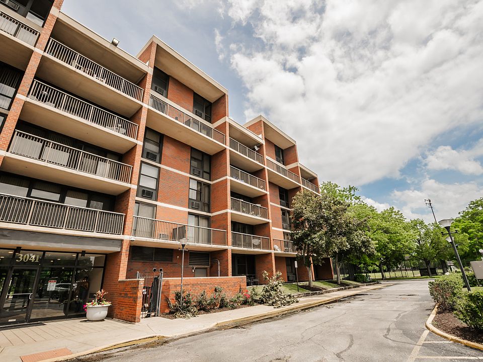 1st image of 3041 S Michigan Ave Unit 511