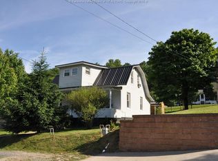 416 3rd St, Madison, WV 25130