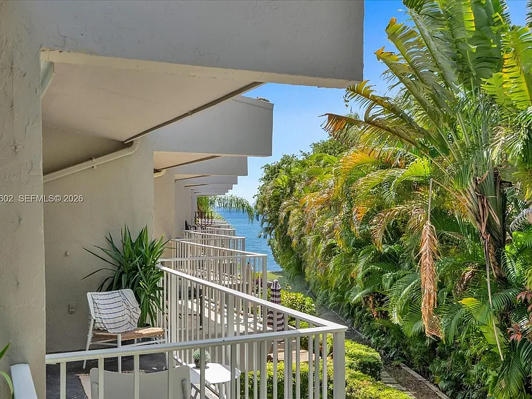 6011 N Bayshore Dr #8-D — Photo 17