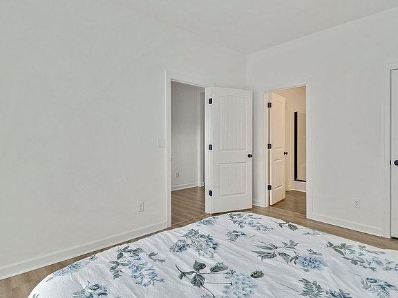 5th image of 306 Ryker Rd E