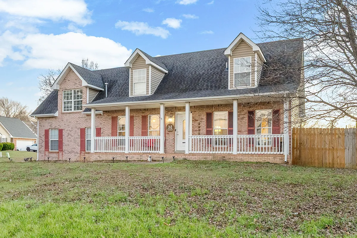 Building Photo - 1700 Cedar Springs Cir