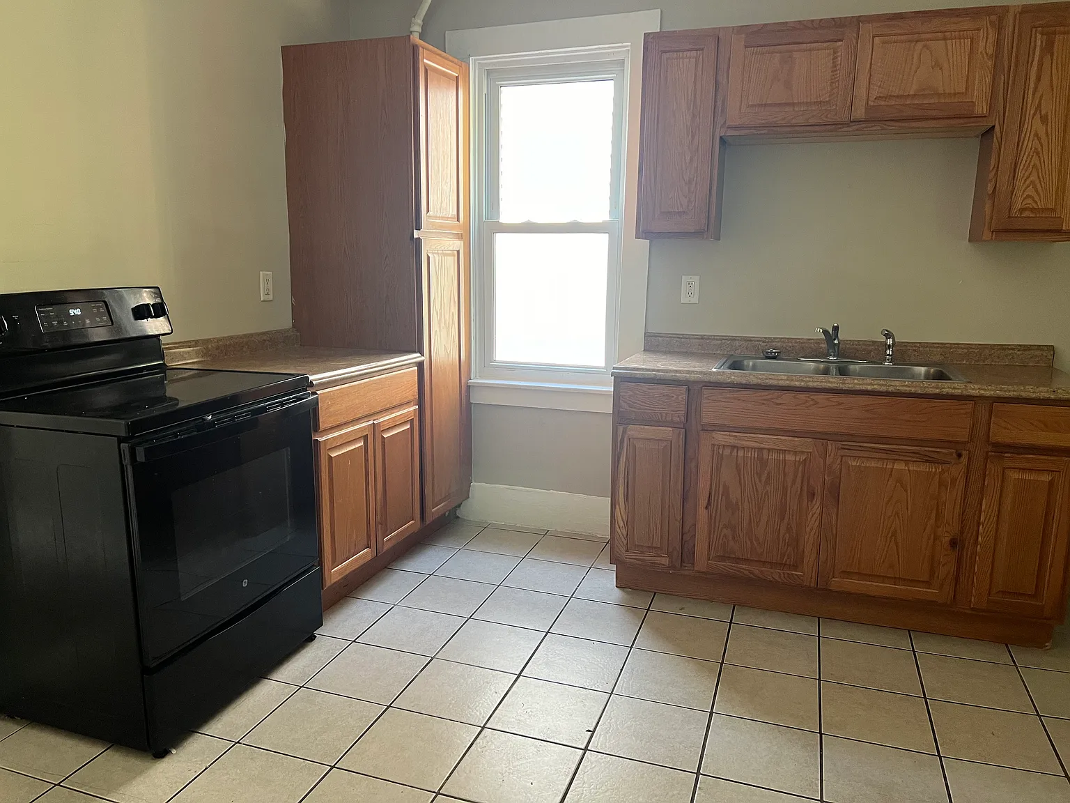 641 Main St — Photo 4