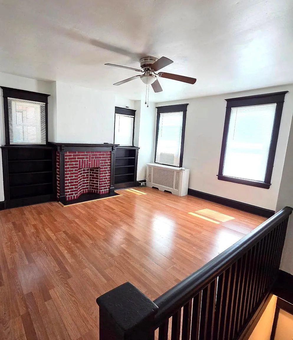 2 bed, 1696 sqft, $1,400 — Photo 3