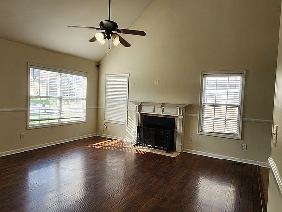 3rd image of 2969 Brewster Dr