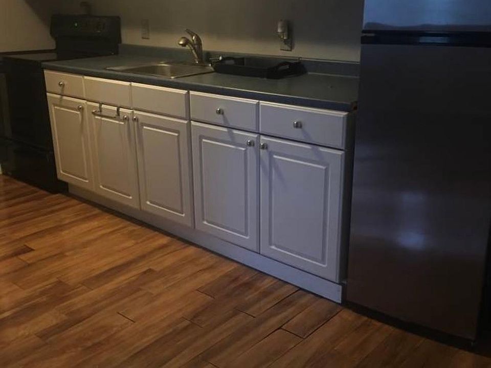 1st image of 1 Bentley Ln