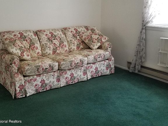 3rd image of 143 Hudson Parkway #D