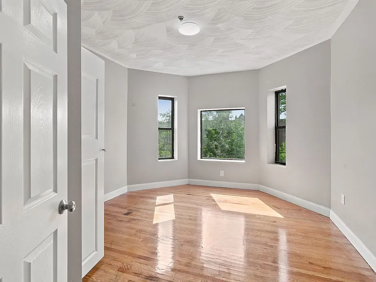 179-185 Chestnut Street — Photo 5