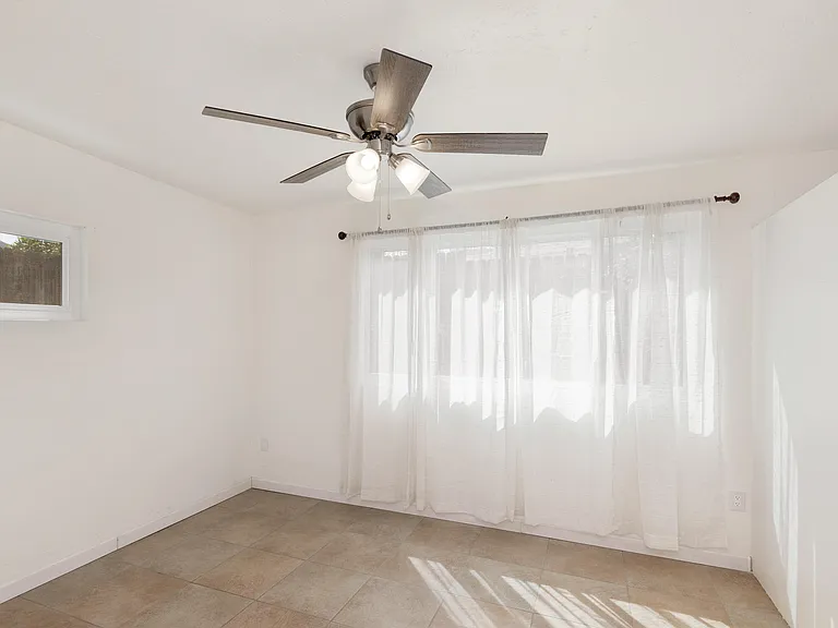 38501 Bel Air Dr — Photo 9