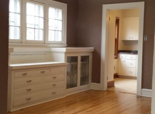 2625 N 68th St, Wauwatosa, WI 53213