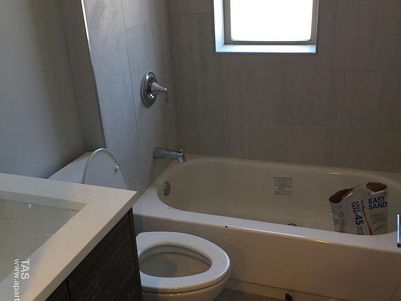 2nd image of 3921 N Janssen Ave APT 1S