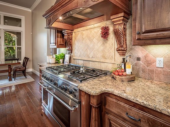 5th image of 4035 Errante Dr