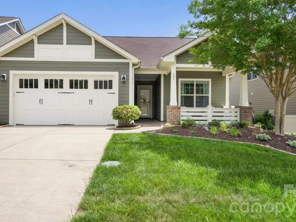 131 Chimney Rock Ct, Denver, NC 28037