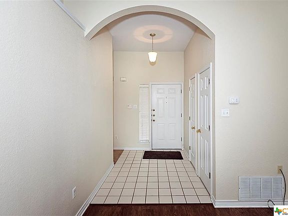 5th image of 2324 Warwicke Ct