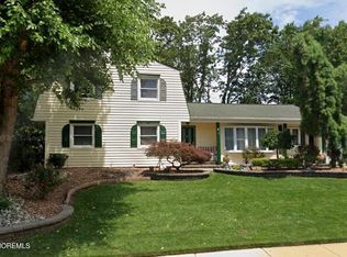 6 Meadowbrook Drive, Howell, NJ 07731