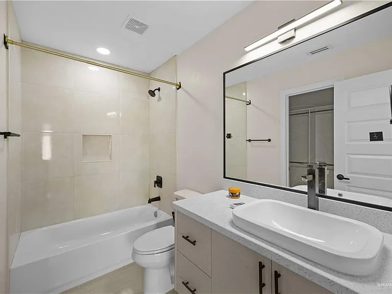 2308 San Pascual St — Photo 9