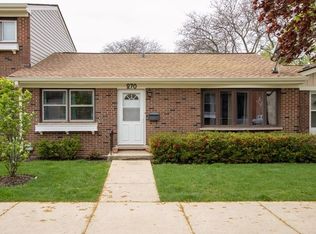 270 Bay St #D2, Wood Dale, IL 60191