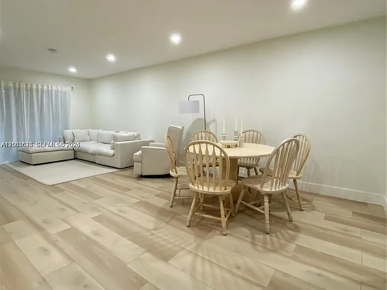 1200 Tallwood Ave #302 — Photo 2