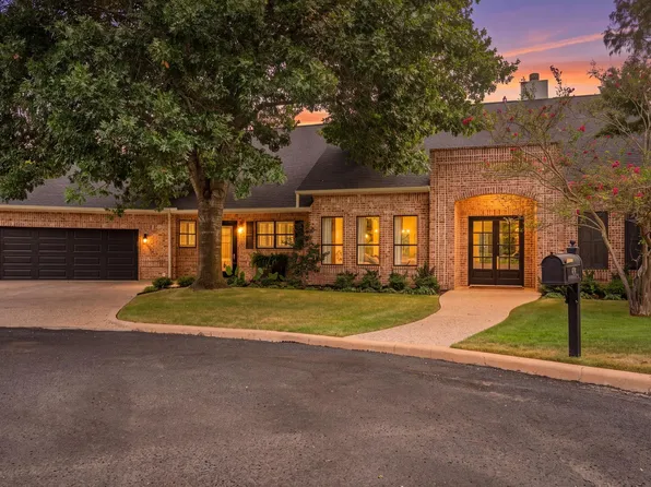 419 Candlelight Cir, Fredericksburg, TX 78624