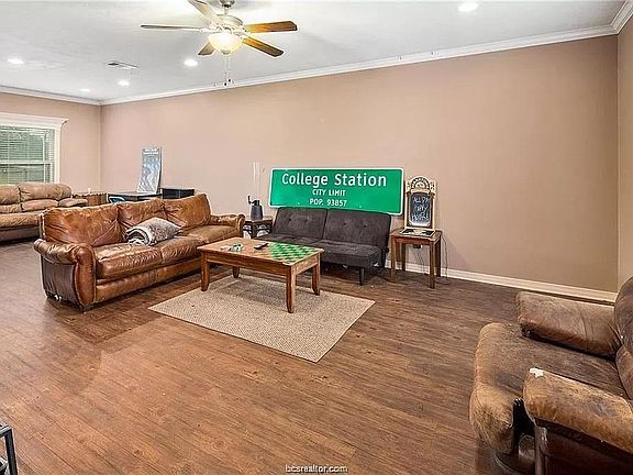 4th image of 2818 Horseback Dr