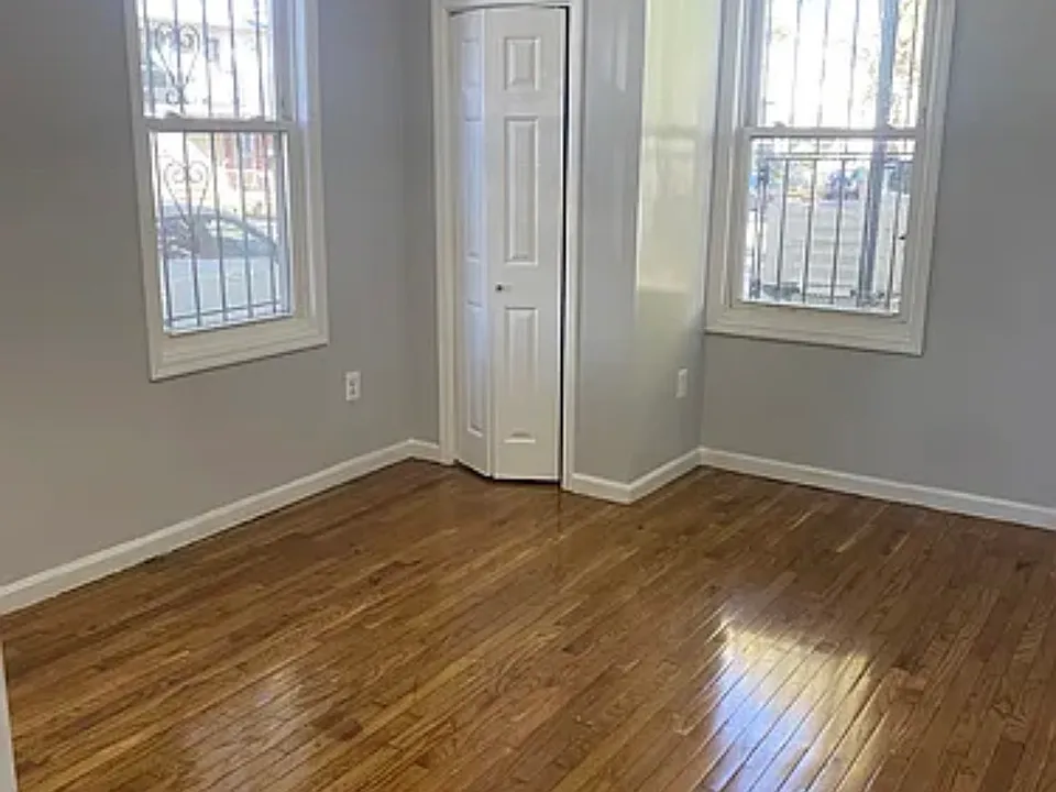 110 Williams Ave #3L
