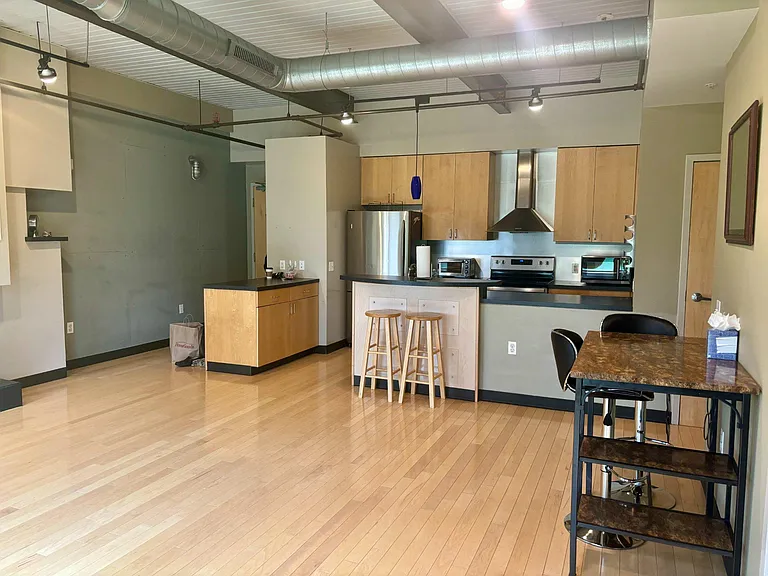 75 Maple St #108 — Photo 5