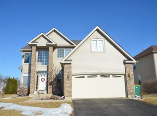 518 Redwing Ct, Grayslake, IL 60030