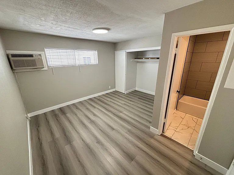 239 W Philadelphia Ave #5 — Photo 14