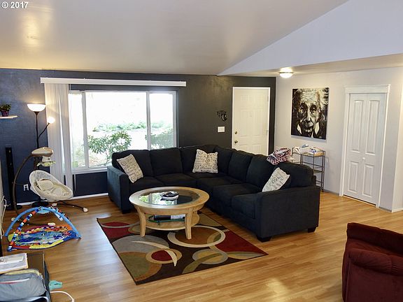 4th image of 3814 NE 59th Ave