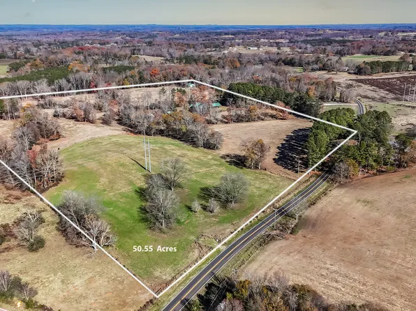 2939 Old Columbus Rd, Roopville, GA 30170