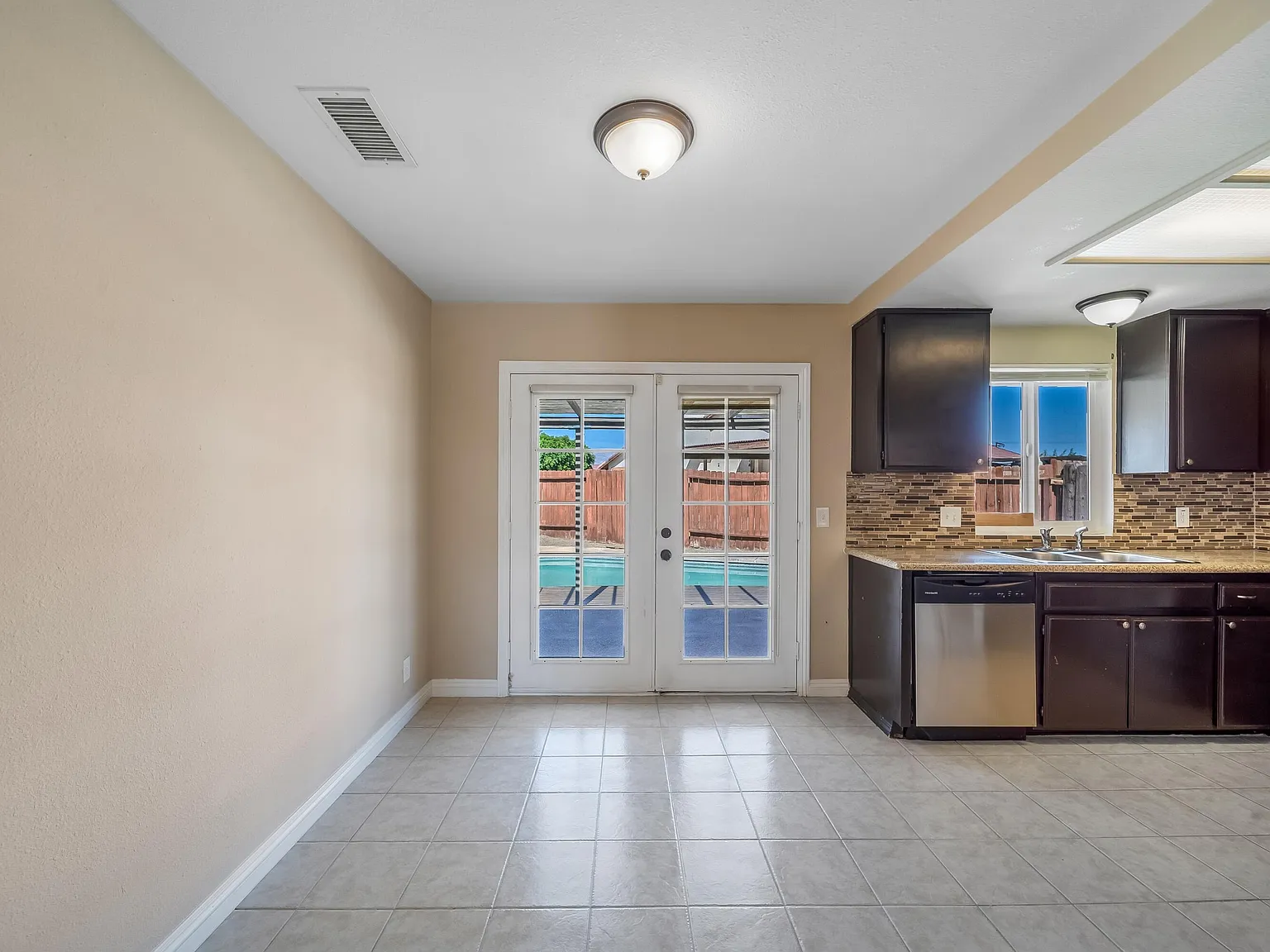 2 bed, 1085 sqft, $2,300 — Photo 4