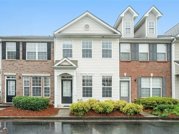 2709 Heathrow Dr, Lawrenceville, GA 30043