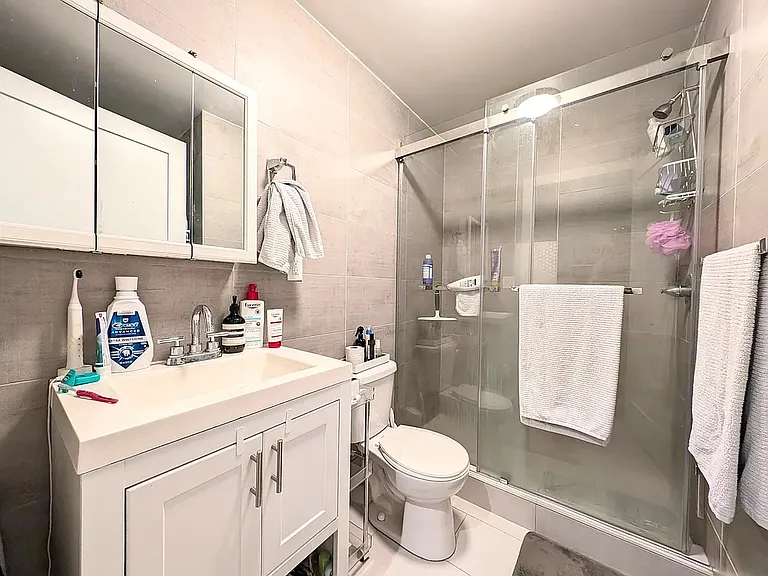 576 Washington Ave #1A — Photo 8