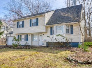 19 Hill Rd, Edison, NJ 08817