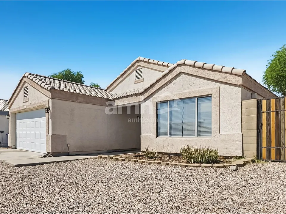 3324 N 83rd Dr