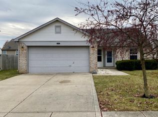 704 Breakers Ln, Fortville, IN