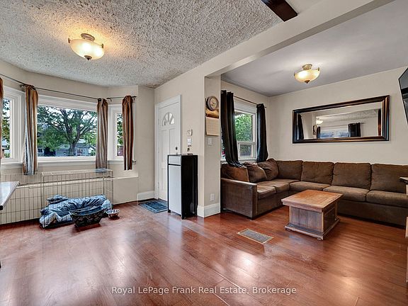 5th image of 121 Cromwell Ave